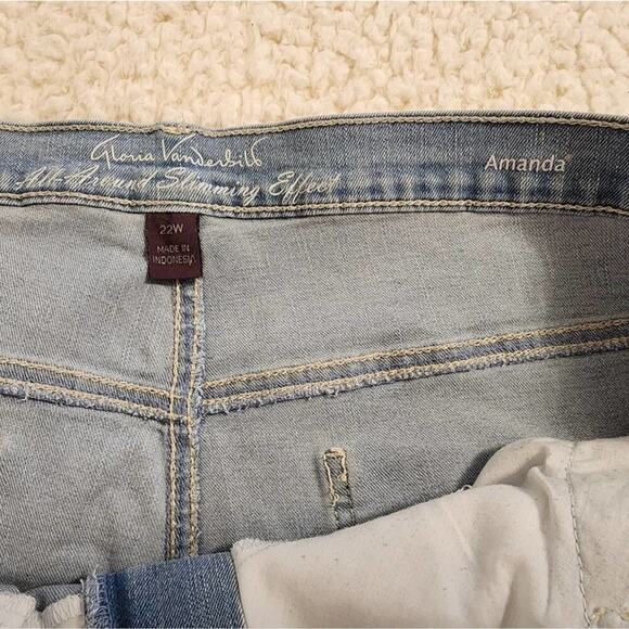Gloria Vanderbilt Amanda floral embroidered‎ denim stretch Jean shorts plus 22 - Picture 8 of 10